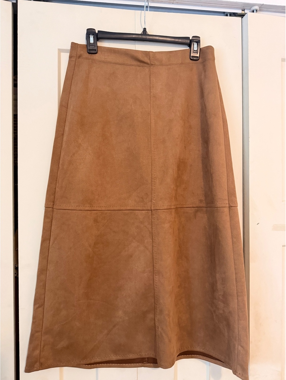 NWT* Max studio London brown camel faux suede midi skirt stretchy size medium